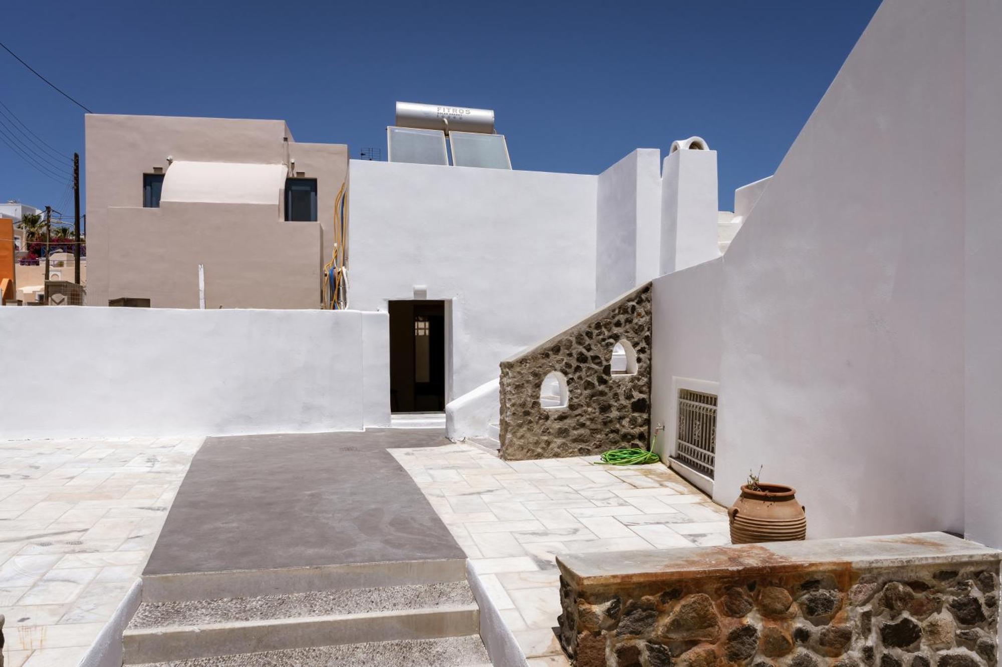 On An Island Suites & Apartments - Fira Exteriér fotografie